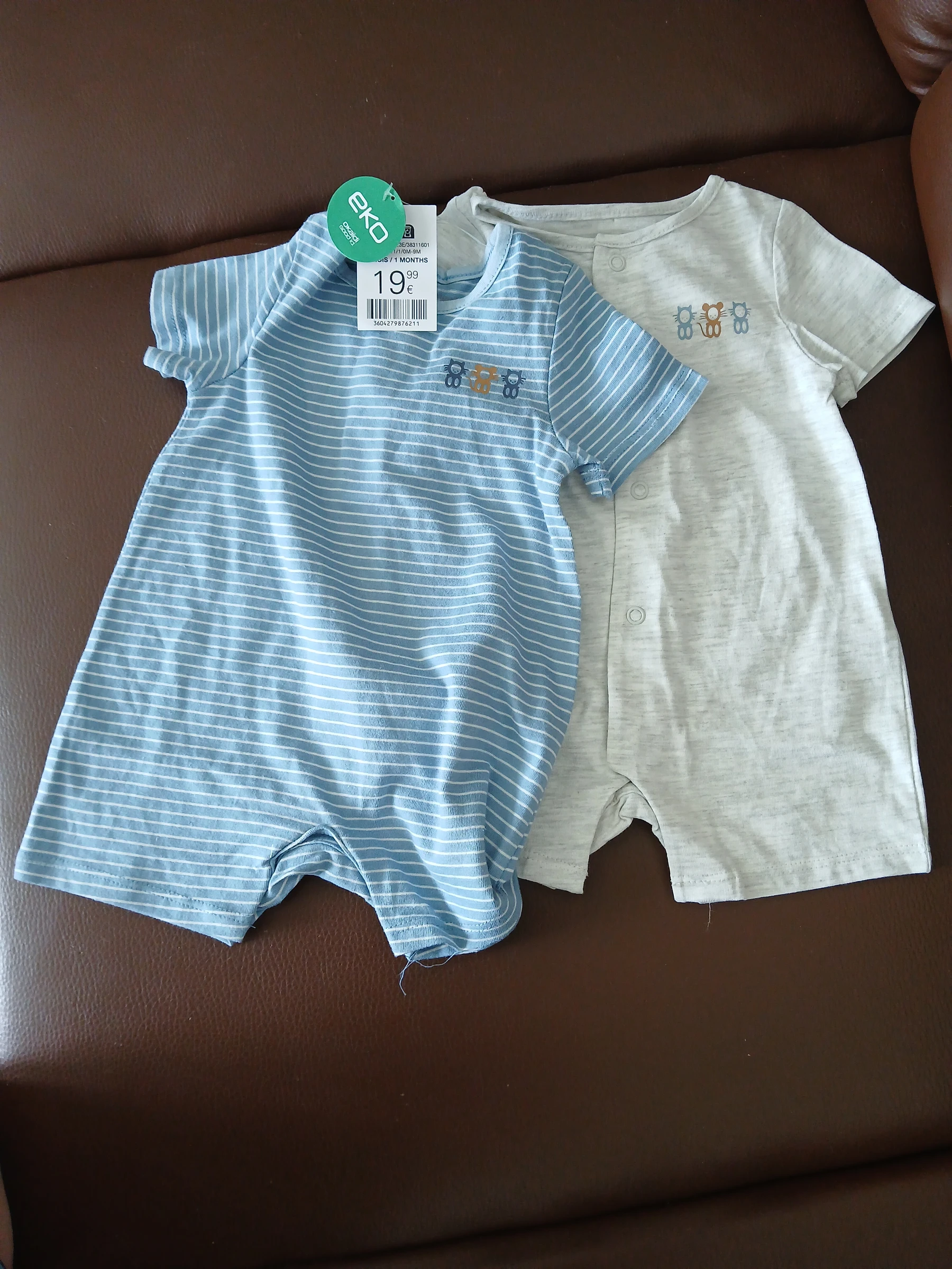 lot deux barboteuses combishort garcon okaidi  54 cm 1 mois